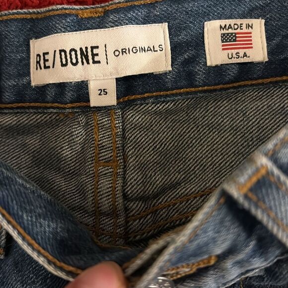 Re/done High Rise Loose in Vintage Indigo Wash - Picture 3 of 9